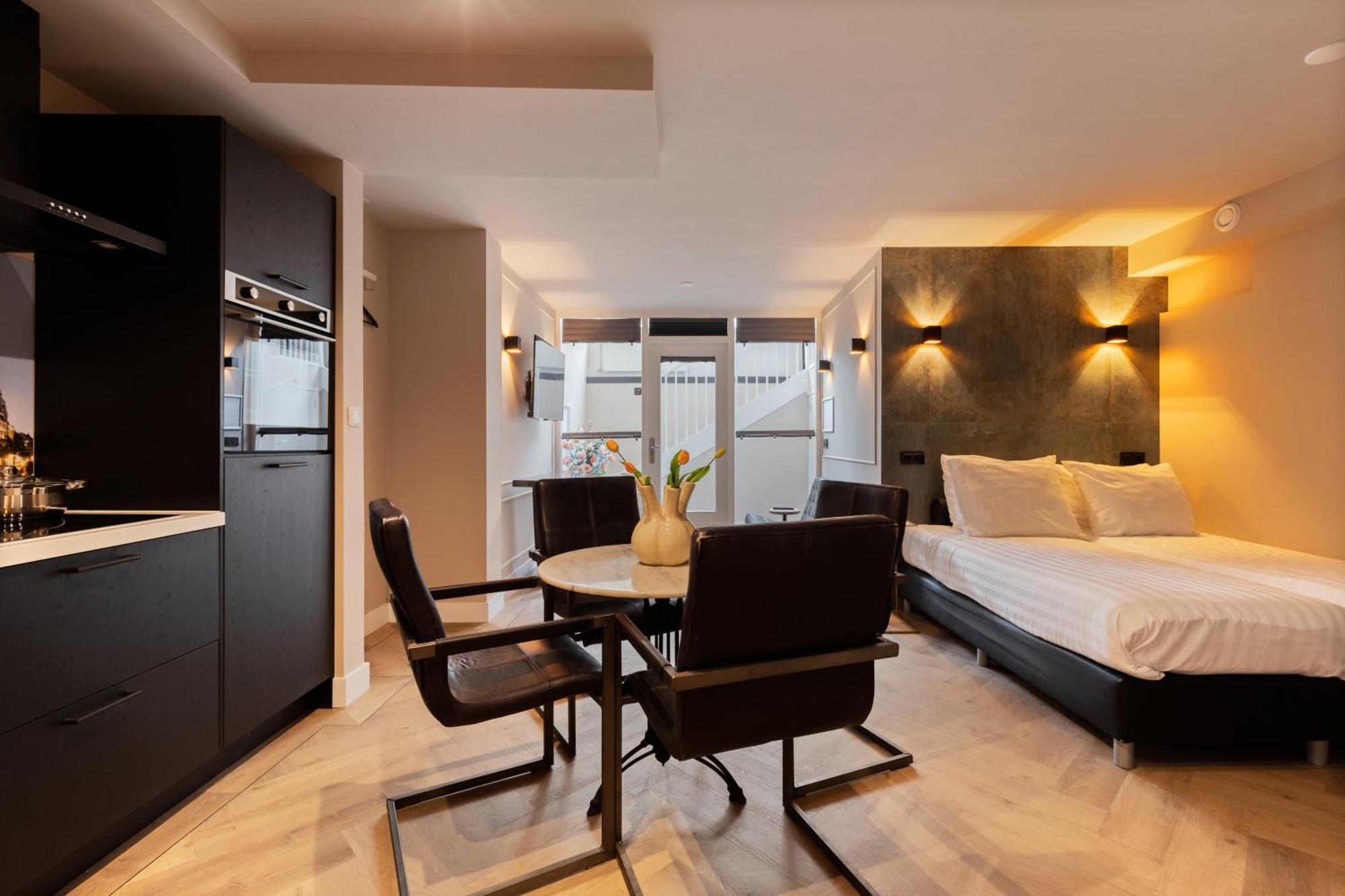 Midtown Royal Apartahotel *
