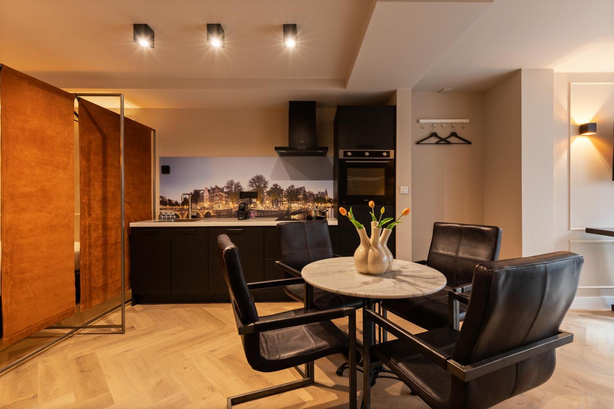 Midtown Royal Apartahotel